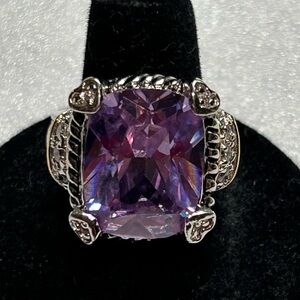 Beautiful Impressive Silver and Gold Ring with Purple Gemstone Sz 7.5 18KGE